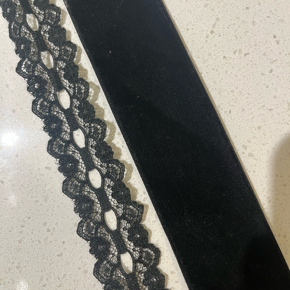 2 Chokers - Picture 2 of 2